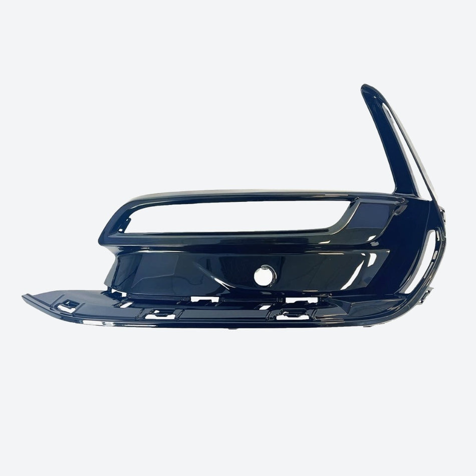 HOLDEN COMMODORE VF SERIES 2 & SS / SSV / SV6 FOG LAMP COVER LEFT HAND FRONT BLACK WITH FOG LIGHT TYPE 10/2015-10/2017